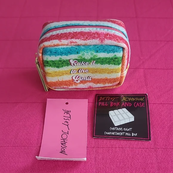Betsey Johnson Pill Box BNWT - Picture 1 of 6